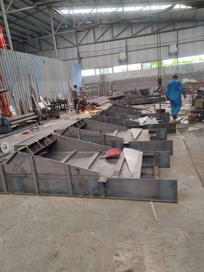 生產(chǎn)車間一直在加班加點(diǎn)生產(chǎn)制作各種設(shè)備，歡迎咨詢下單！