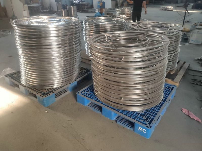 不銹鋼超聲波網(wǎng)架備貨車間