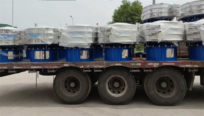 福建某公司訂購的康振機械振動篩30臺用于化工行業(yè),于昨天由專車發(fā)出,預(yù)計三天后到達,請注意查收,