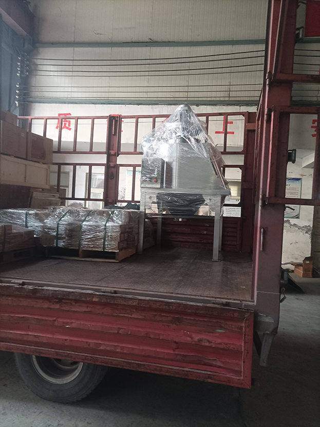 真空上料機、網架等發(fā)貨