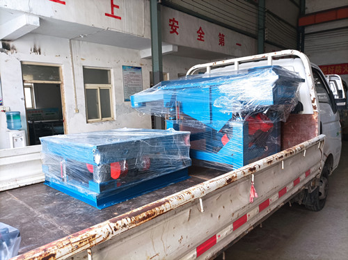 直線篩和振動平臺發(fā)貨