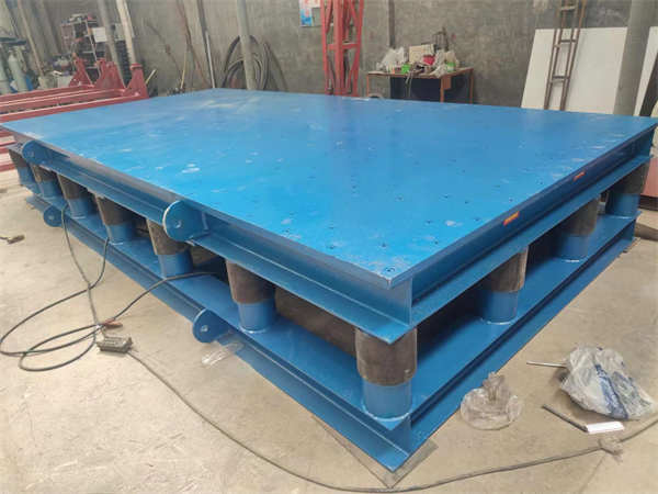 2.5*6米大型振動(dòng)平臺(tái)發(fā)貨