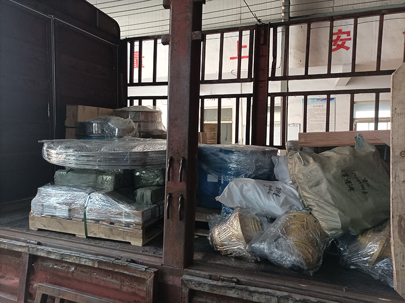 密封膠條、電機(jī)、網(wǎng)架等發(fā)貨