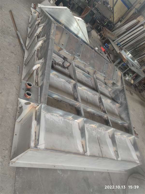 直線(xiàn)振動(dòng)篩、除塵器、皮帶輸送機(jī)、旋振篩、振動(dòng)平臺(tái)加班加點(diǎn)制作中