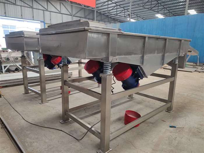 兩臺(tái)不銹鋼1230直線振動(dòng)篩準(zhǔn)備發(fā)貨