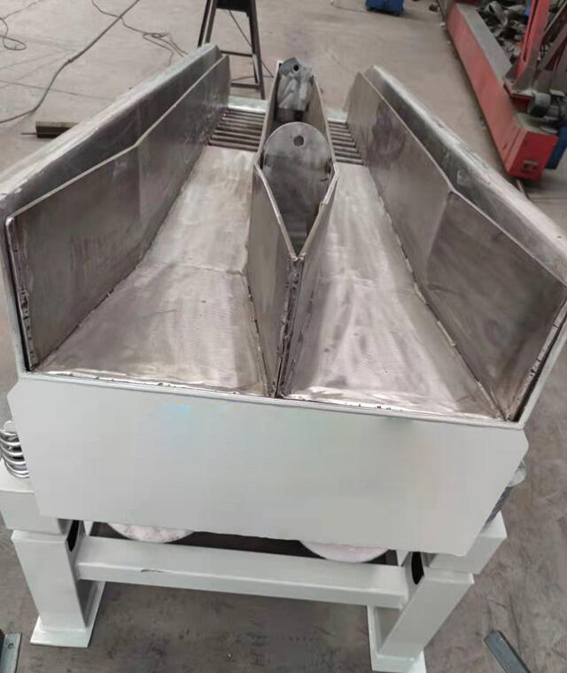 杭州某新能源公司訂購的康振機(jī)械振動(dòng)篩